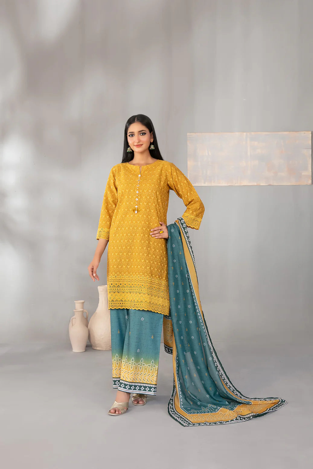 Leyl - Embroidered Lawn Suit